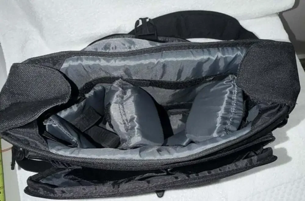 Tamrac Rally Black Canvas Shoulder Messenger Camera Bag
